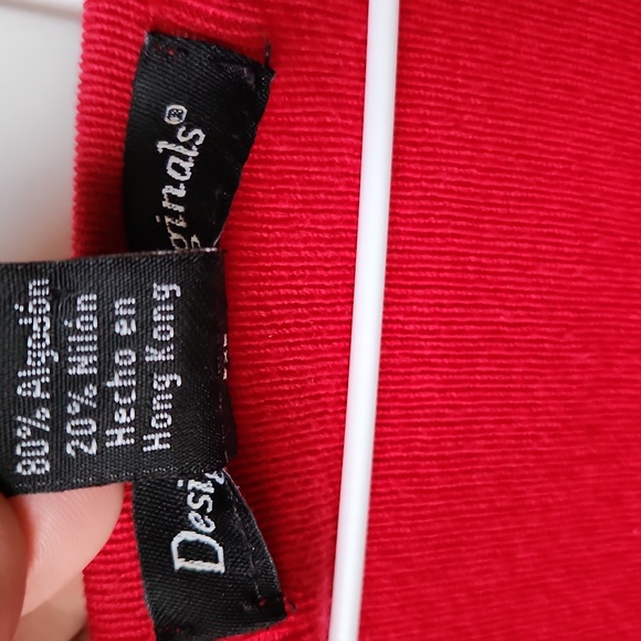 Designer's Originals Red V-neck Button-Up Cardigan Size 1X - Picture 3 of 6